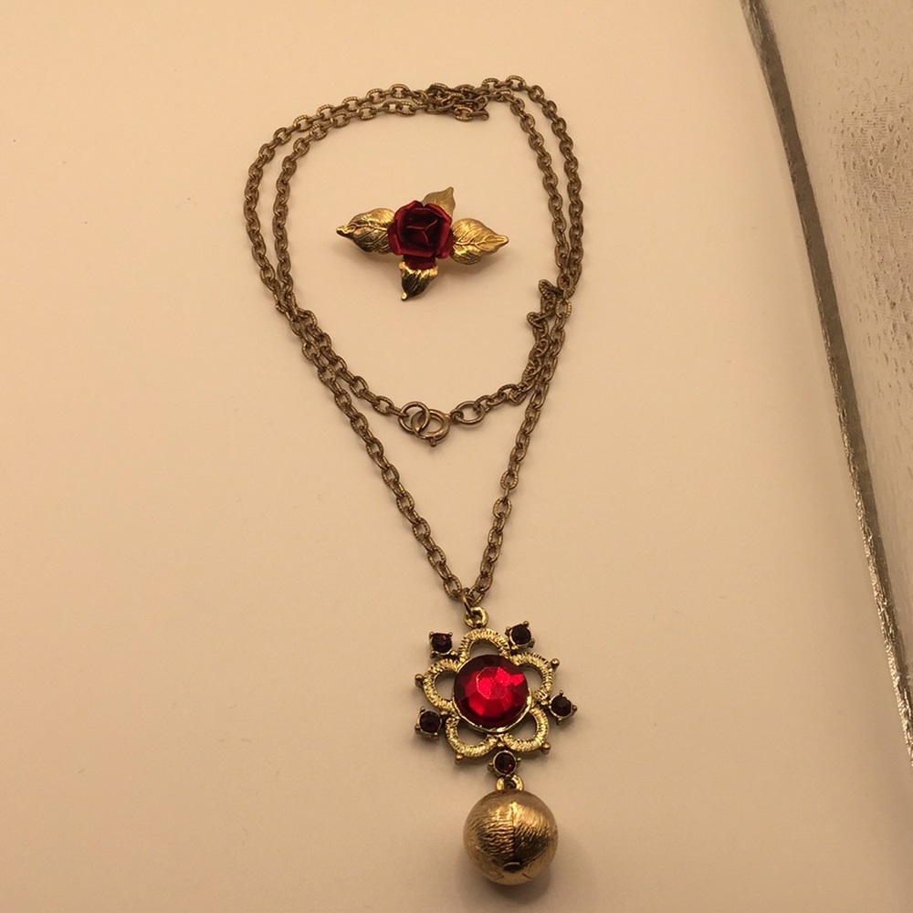 Vintage rose brooch, necklace